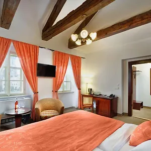 Lippert 4* Prag